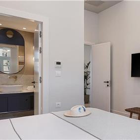 5 bedroom villa with indoor and outdoor pool in Chania town, sleeps 10